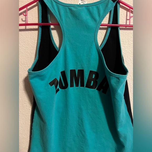 💃🏾 Set of Three Imperfect Zumba Tanks Size Large - Picture 15 of 15